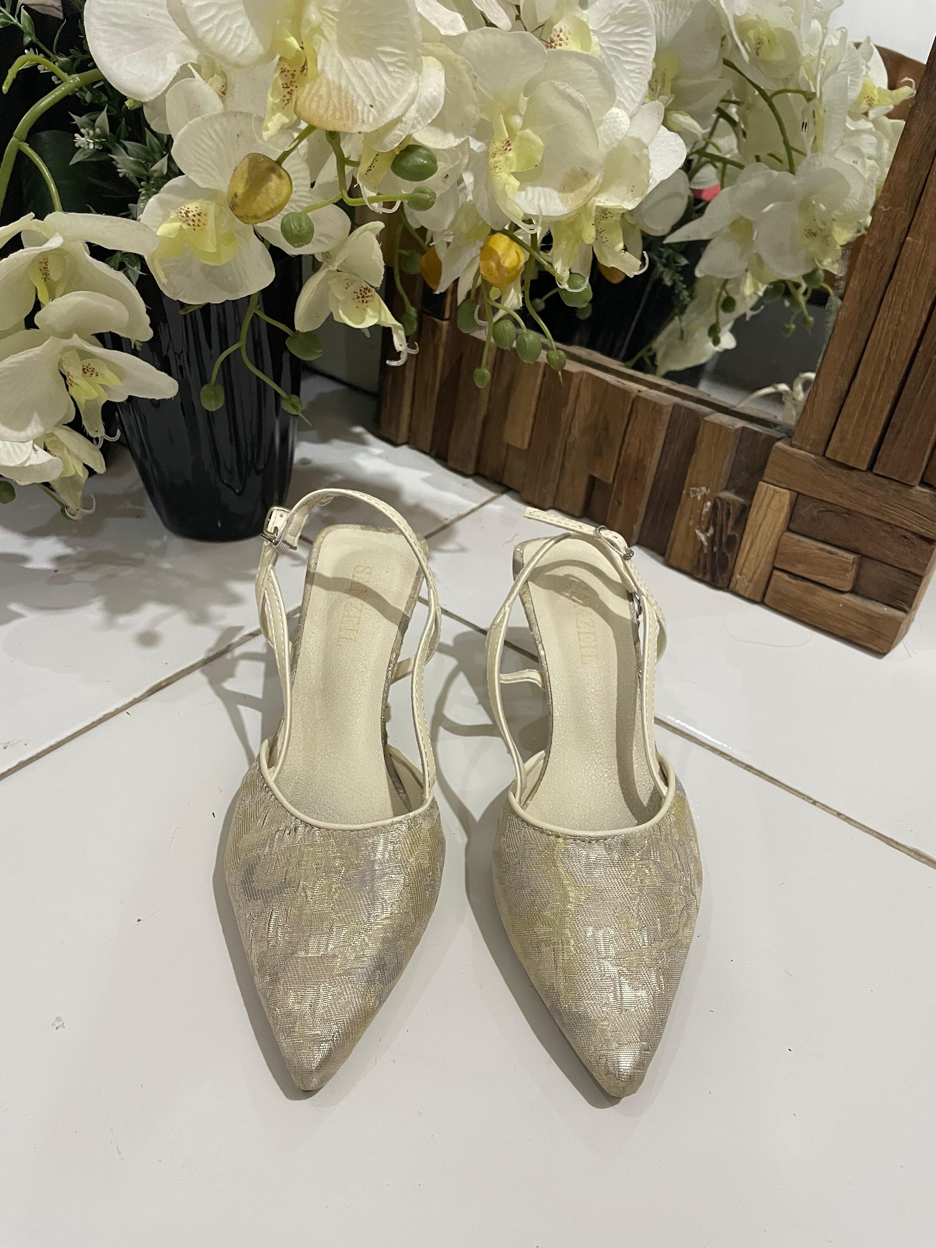 Heels SNZ gold-bw