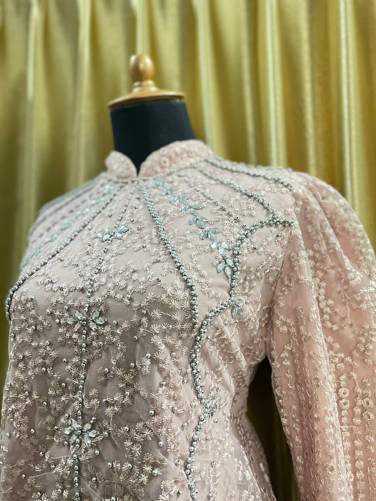 Kebaya Dusty Pink Brokat Payet