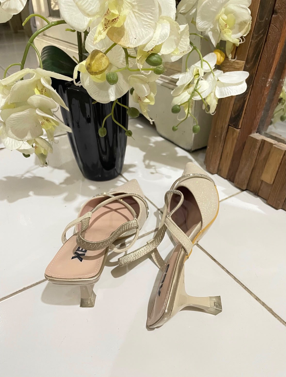 Heels XES silang gold