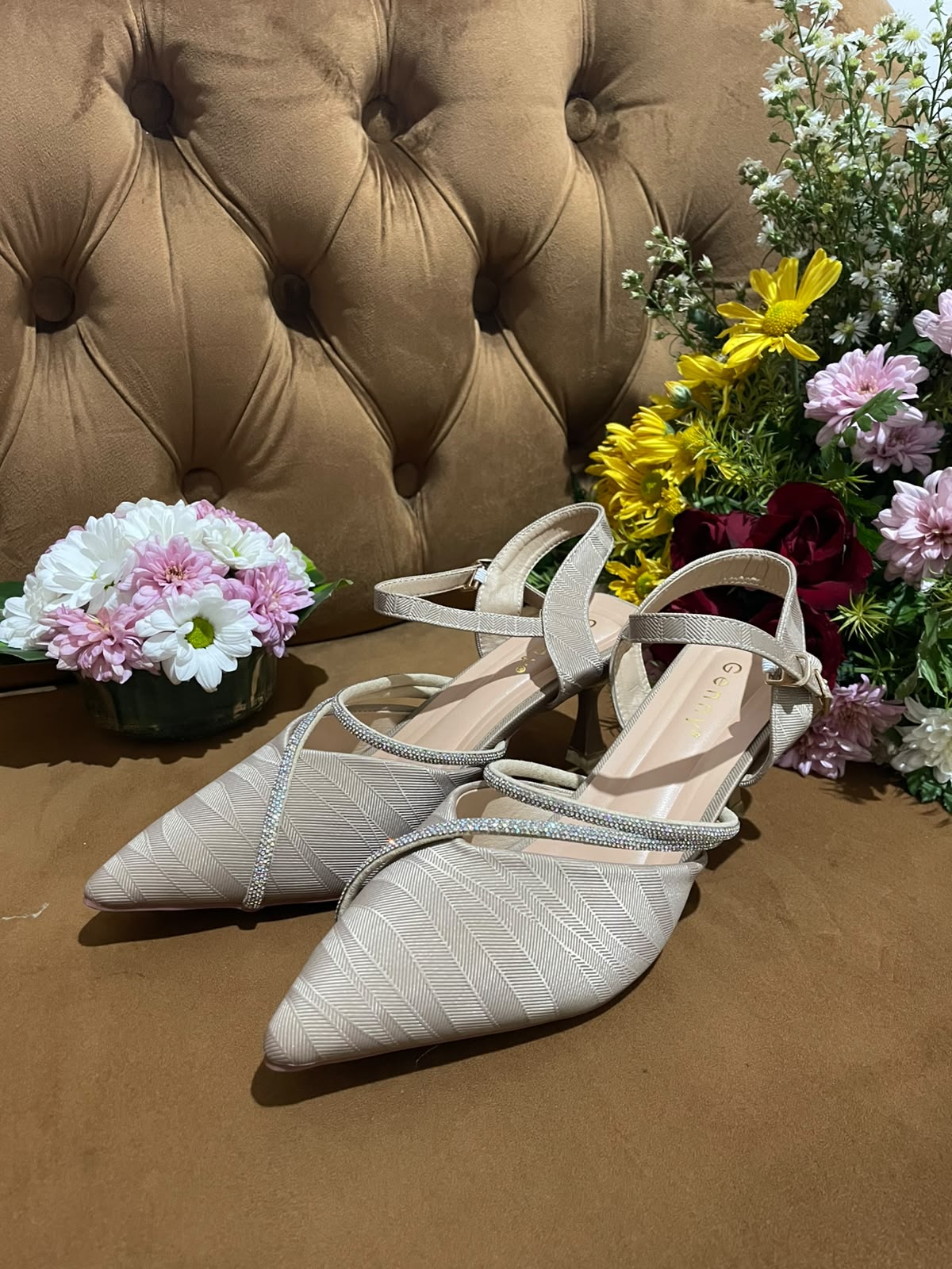 Heels GN32 Beige V1