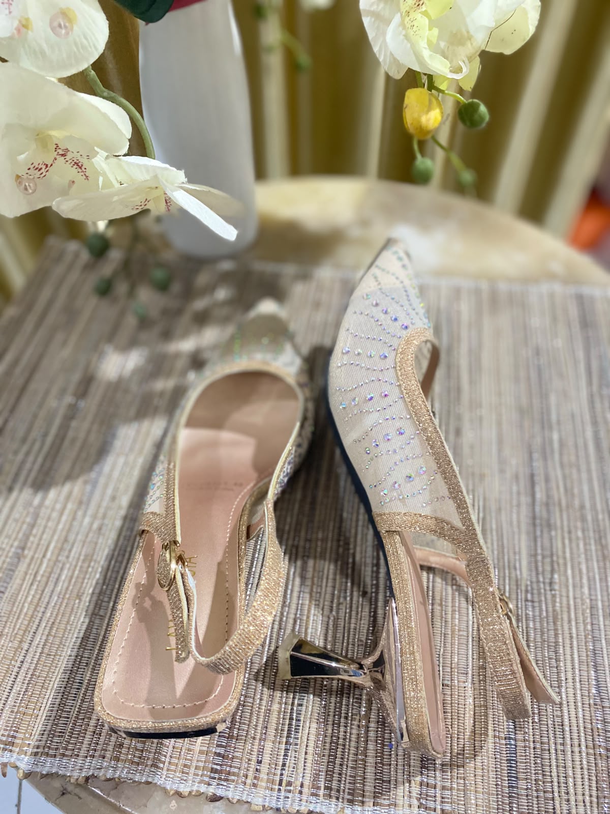 Heels LWRN 21 Gold Blink Kotak