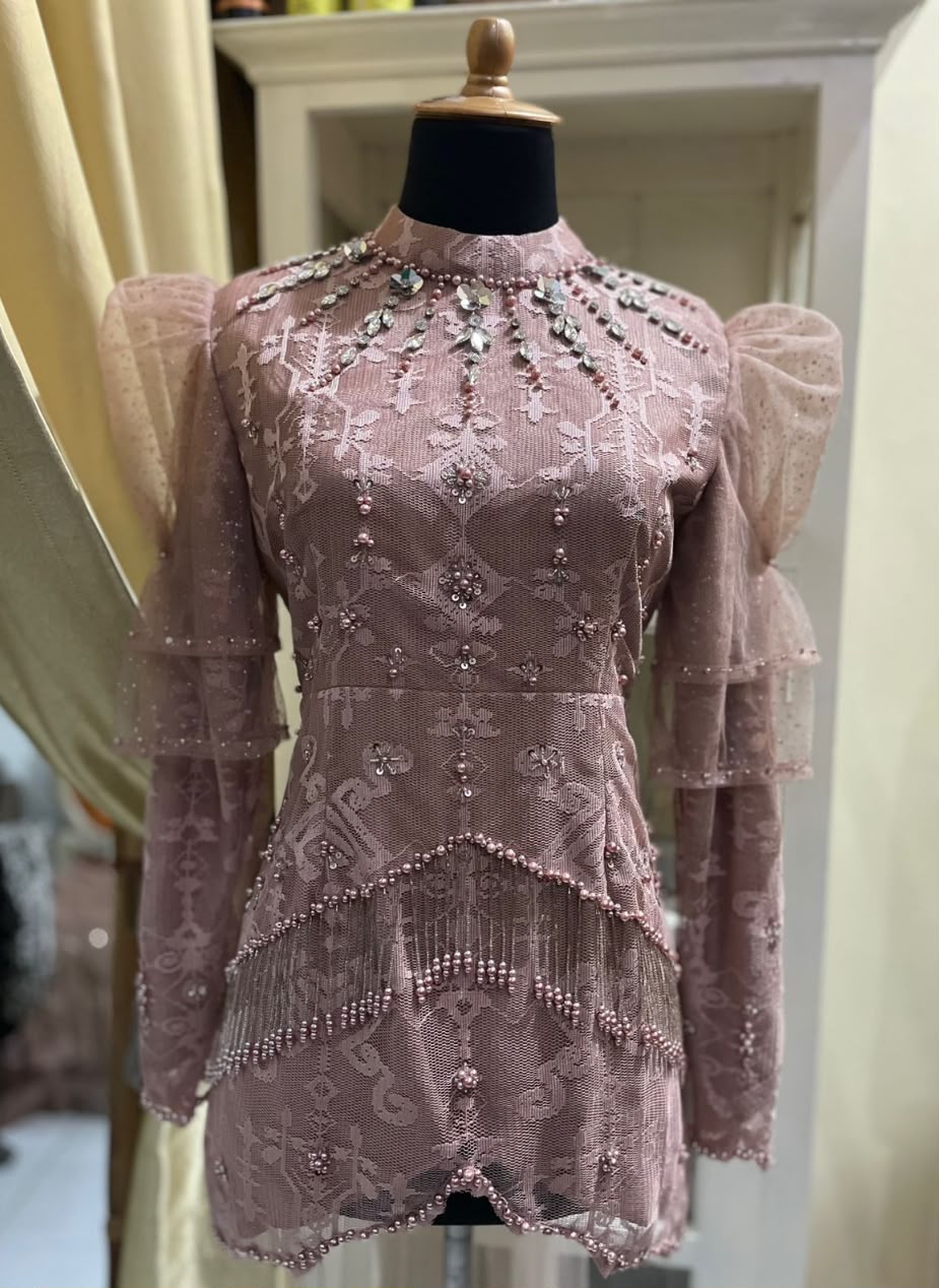 Kebaya Brokat Pink Puff