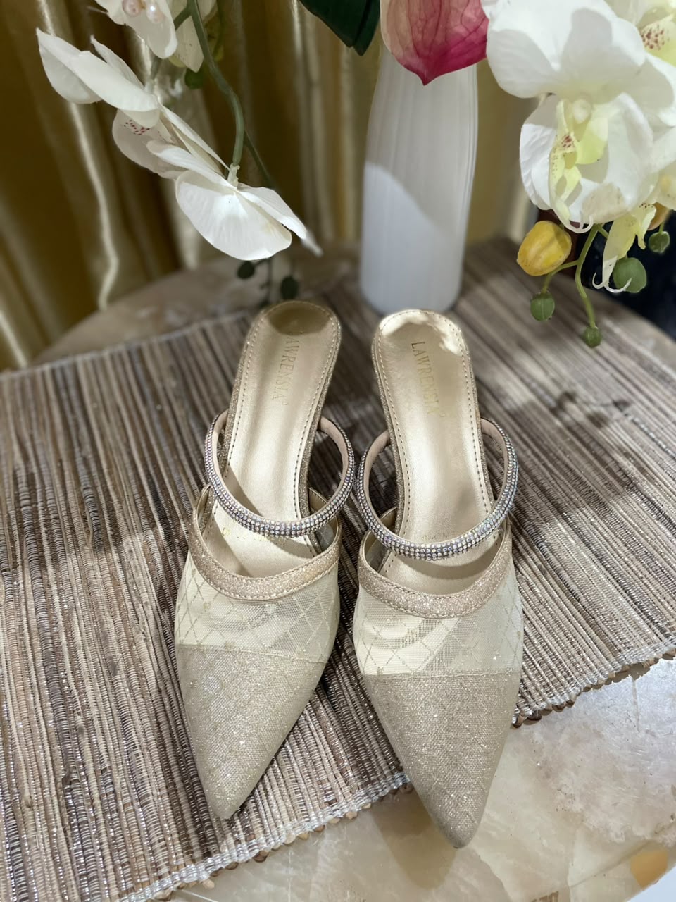 Heels LWRN 27 Gold Slip On