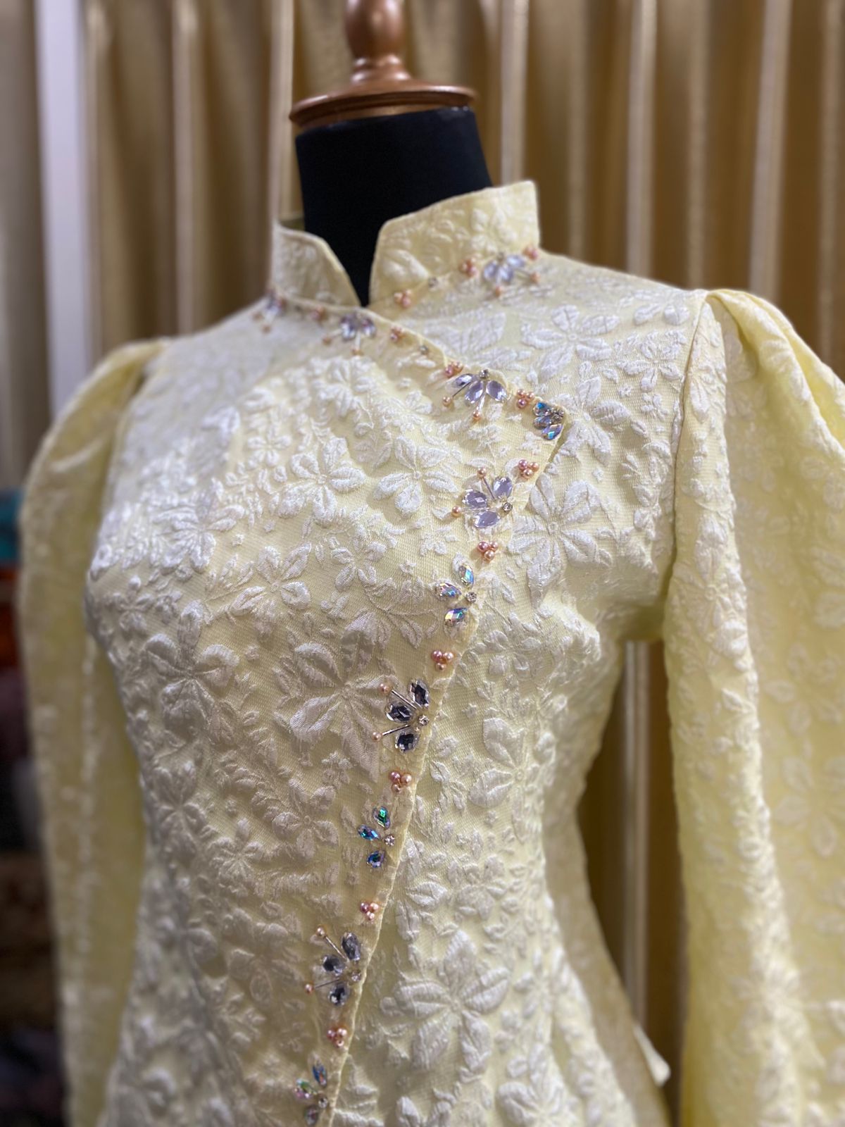 Kebaya Janggan Butter Yellow