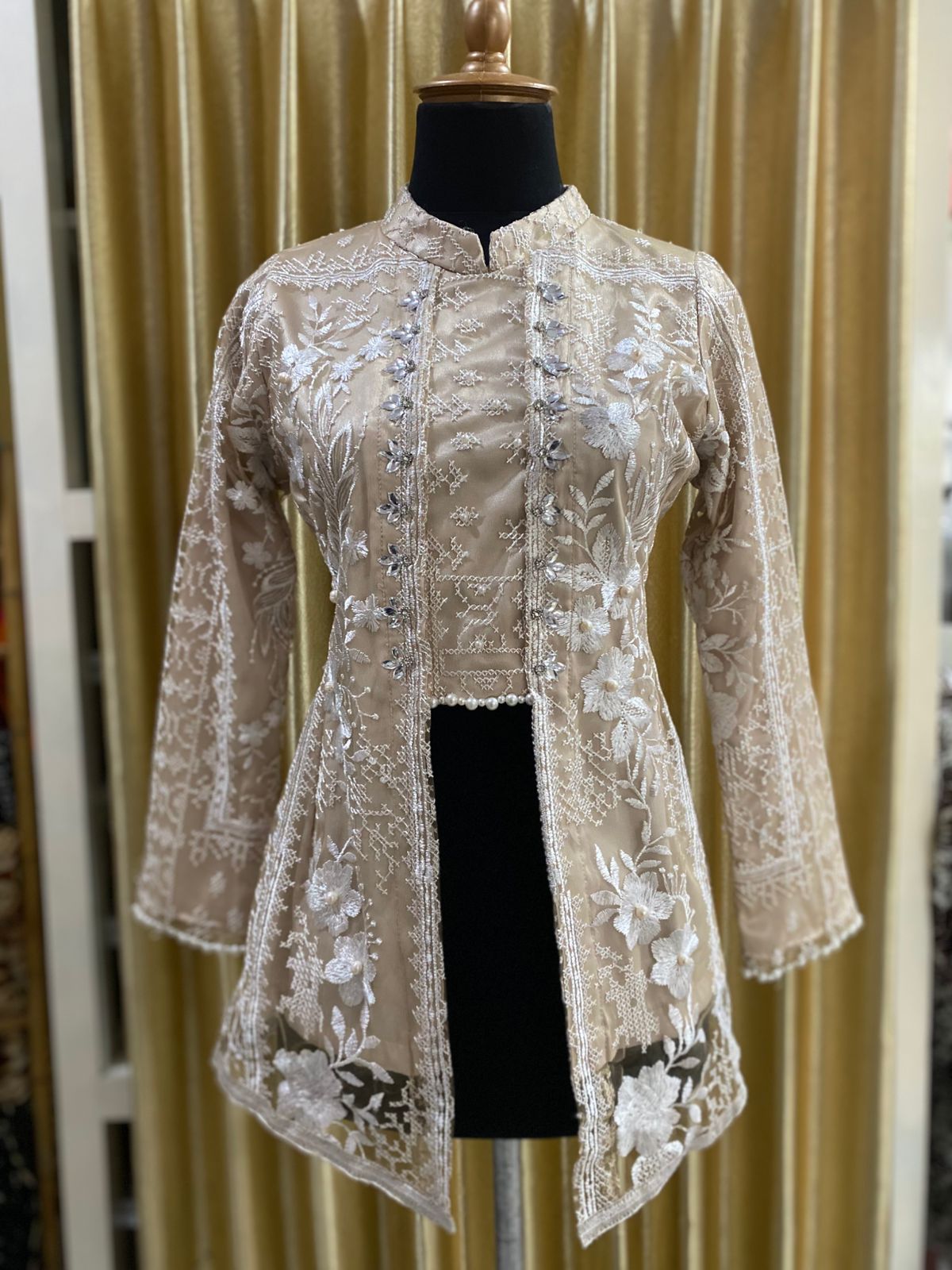 Kebaya Brokat Kutubaru Cream V2
