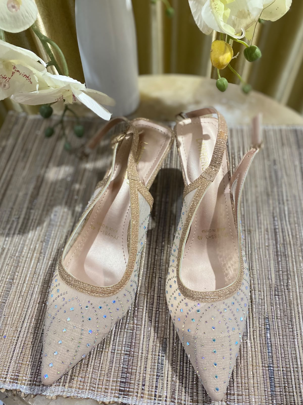 Heels LWRN 21 Gold Blink Kotak V1