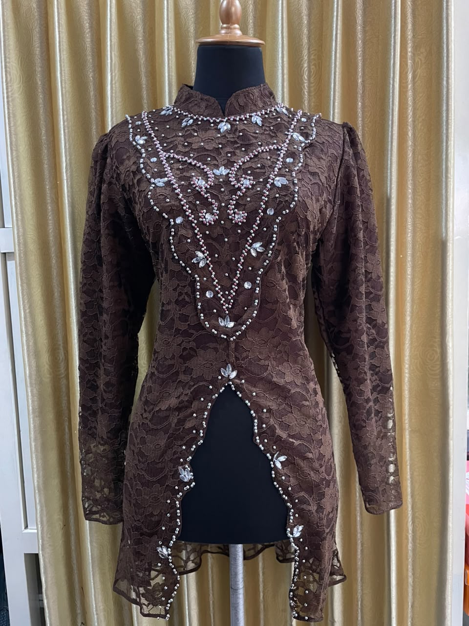 Kebaya Brokat Mahogany Payet Standar