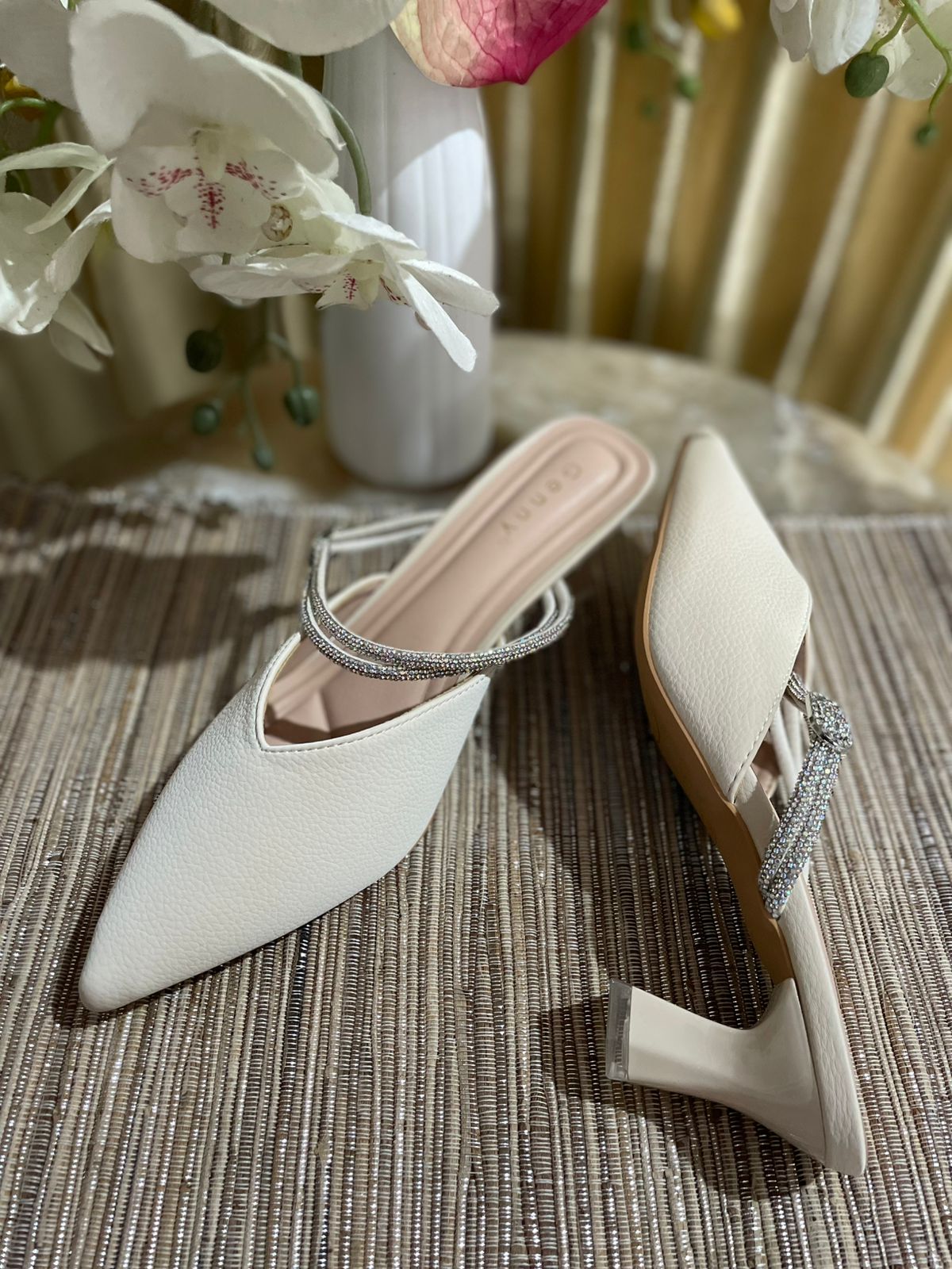 Heels GN46 Ivory slip on