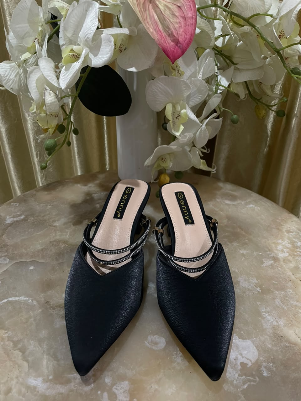 Heels GN40 Black Slip On