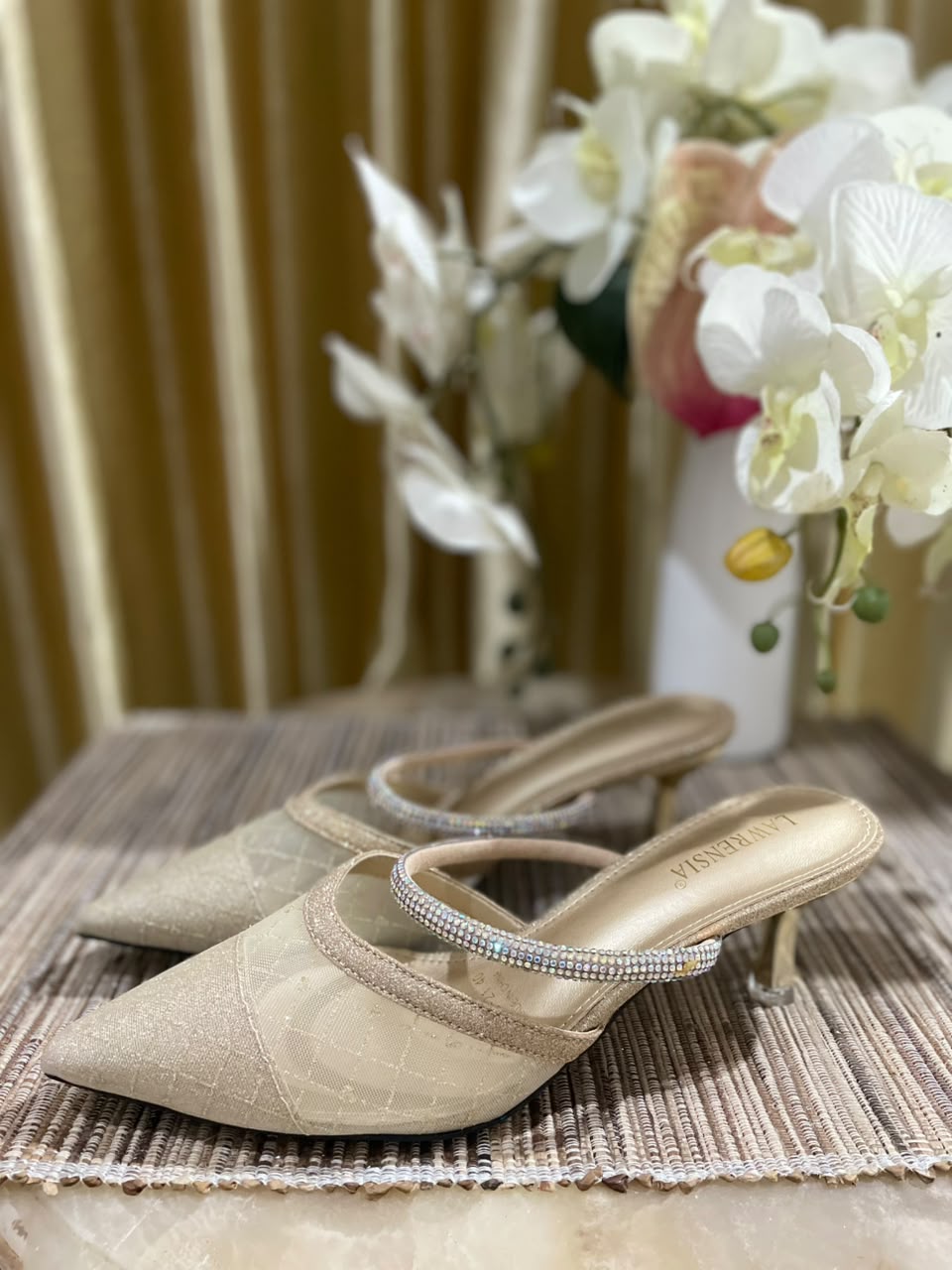 Heels LWRN 27 Gold Slip On