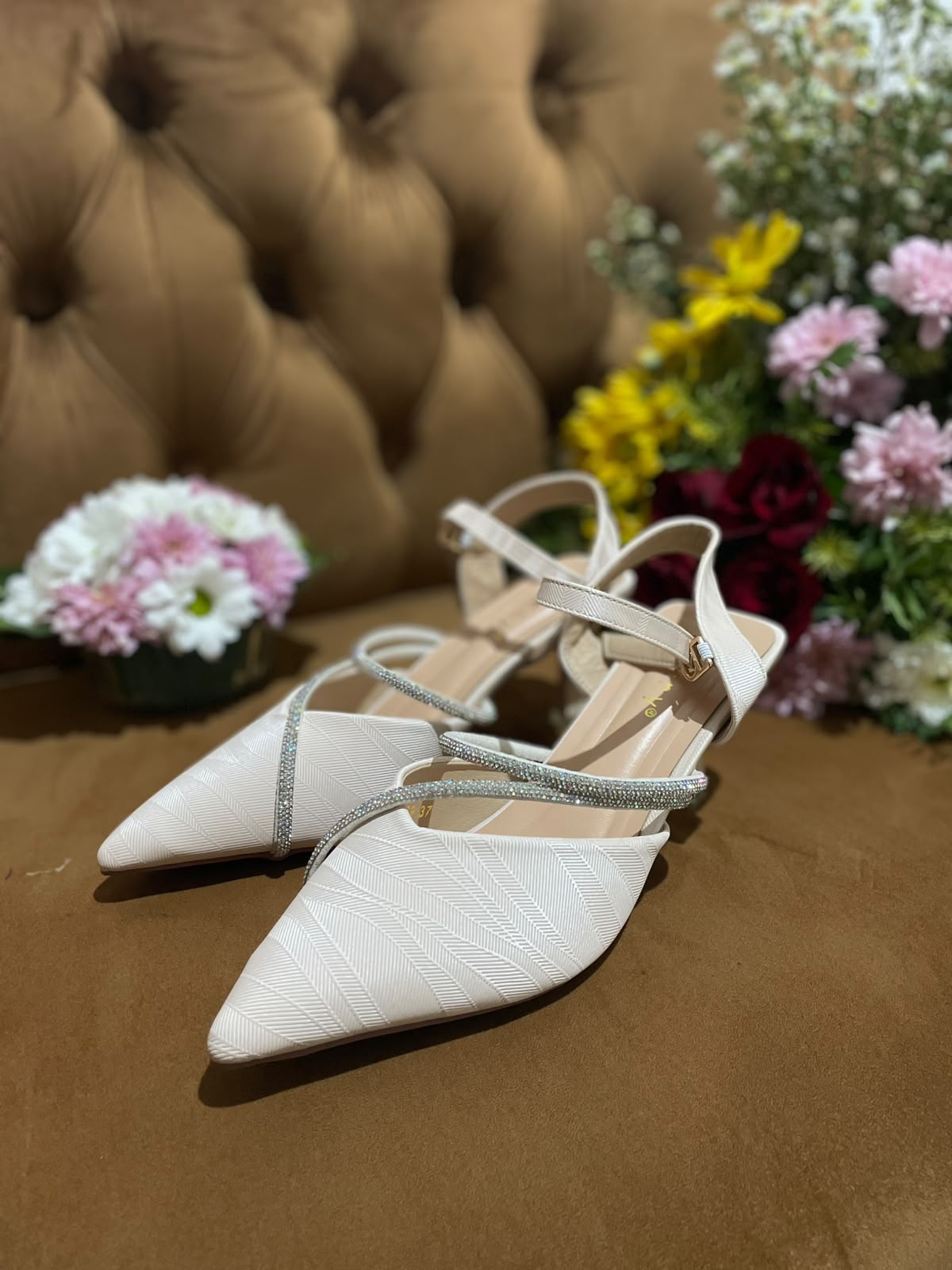 Heels GN33 Ivory V1