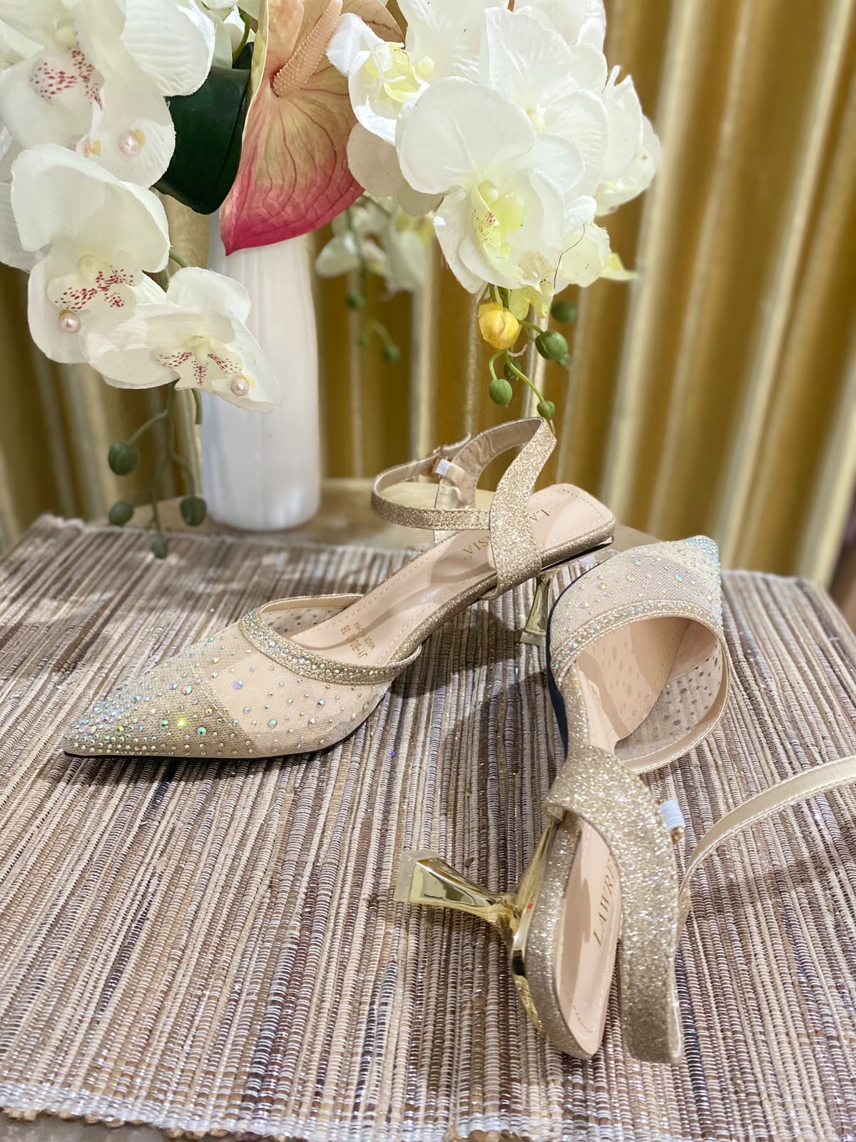 Heels LWRN 23 Gold Bink